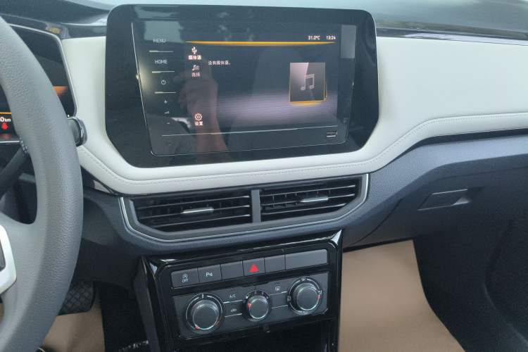 Used Volkswagen Tharu 2025 New Sharp 1.5L Ambitious Edition Audio And AC Panel