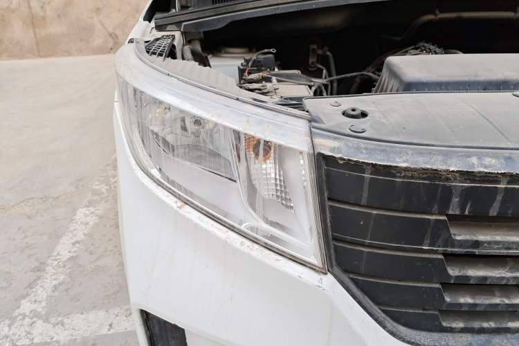 Used Wuling Hongguang PLUS 2019 1.5T Manual Standard Edition 5 Seats Right Front Headlight