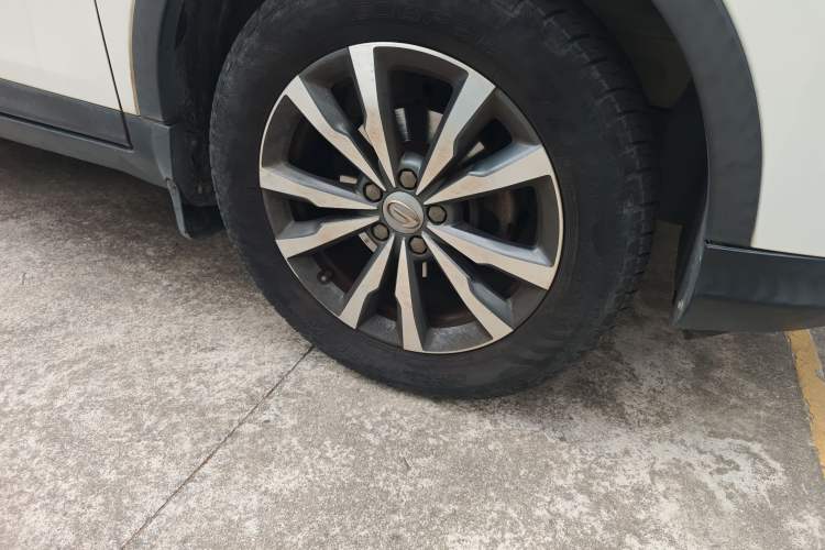 Used GAC Trumpchi GS3 2019 235T Automatic Elite Edition Right Front Wheel Hub