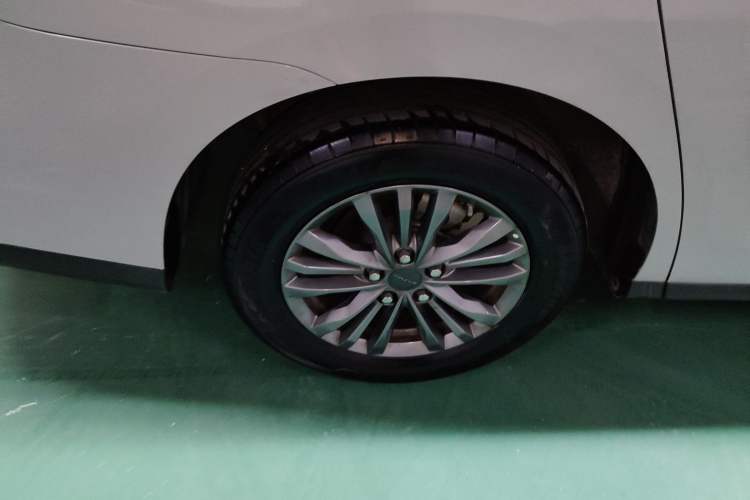 Used SAIC MAXUS G50 2023 PLUS 1.5T Happiness-Recommended Automatic Start Edition Right Rear Wheel Hub