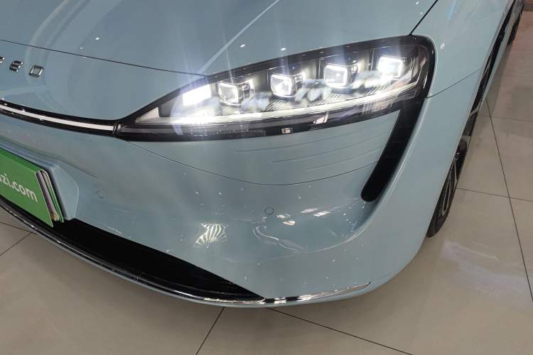 Used Hima Luxeed S7 2025 785 km Ultra
