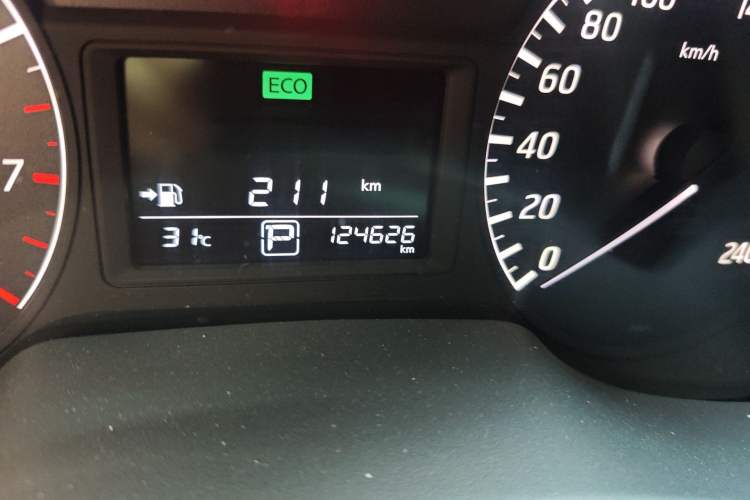 Used Nissan Sylphy 2014 1.6XV CVT Deluxe Edition Odometer Close Up