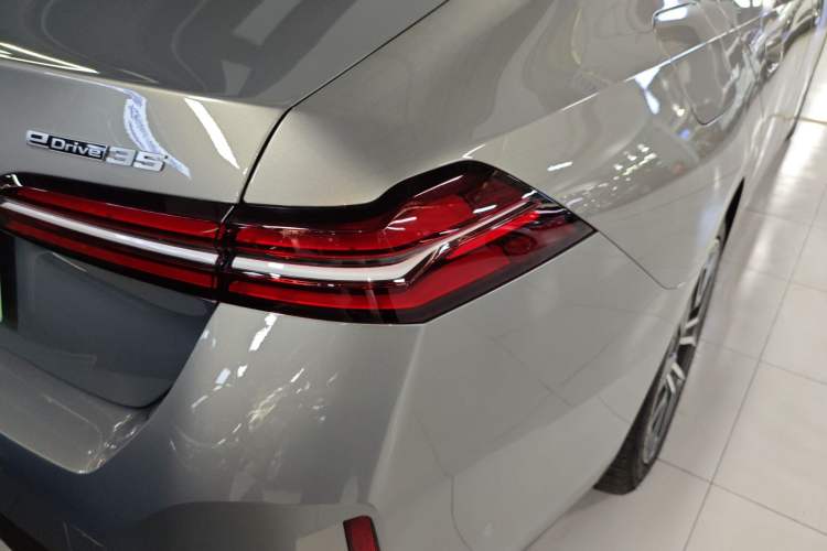 Used BMW i5 2024 eDrive 35L M Sport Package
