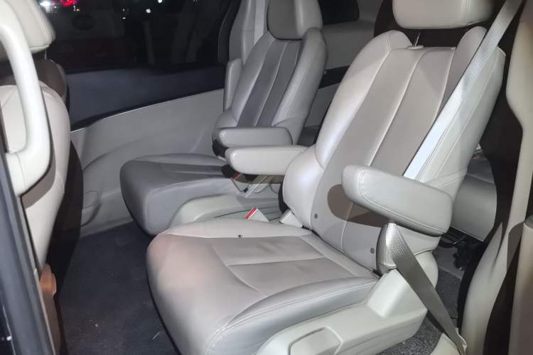 Used Buick GL8 2018 28T Luxury Model China VI Standard
