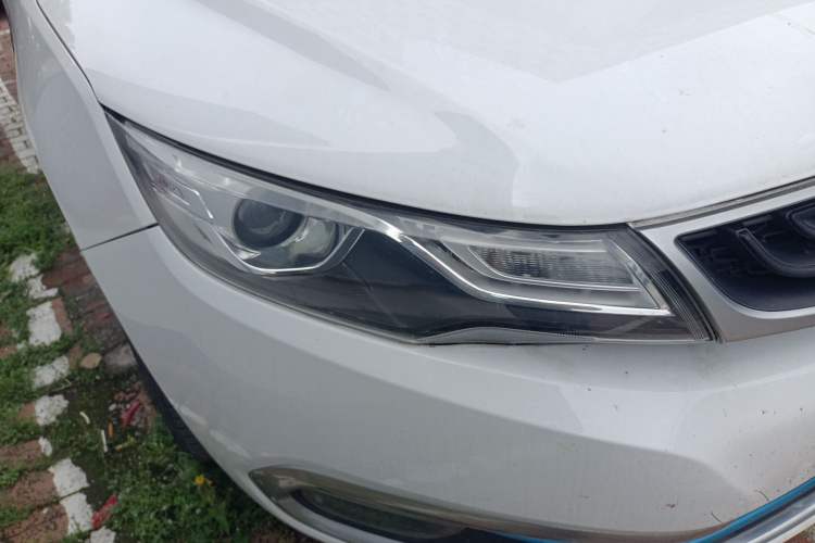 Used Geely Auto Emgrand GL 2017 1.8L Manual Elite Model Right Front Headlight