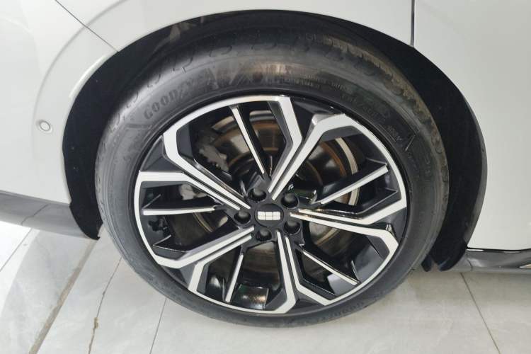 Used Geely Galaxy E8 2025 700 km Long-Range Intelligent Driving Version