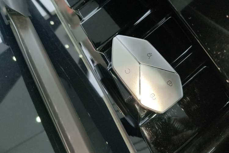 Used Formula Leopard Leopard 5 2023 Explore Edition