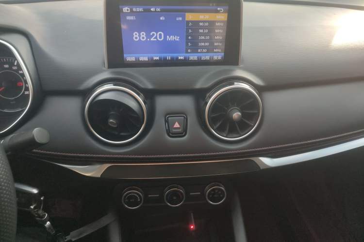 Used Dongfeng Fengon 500 2021 1.5L Manual Enjoyment Model