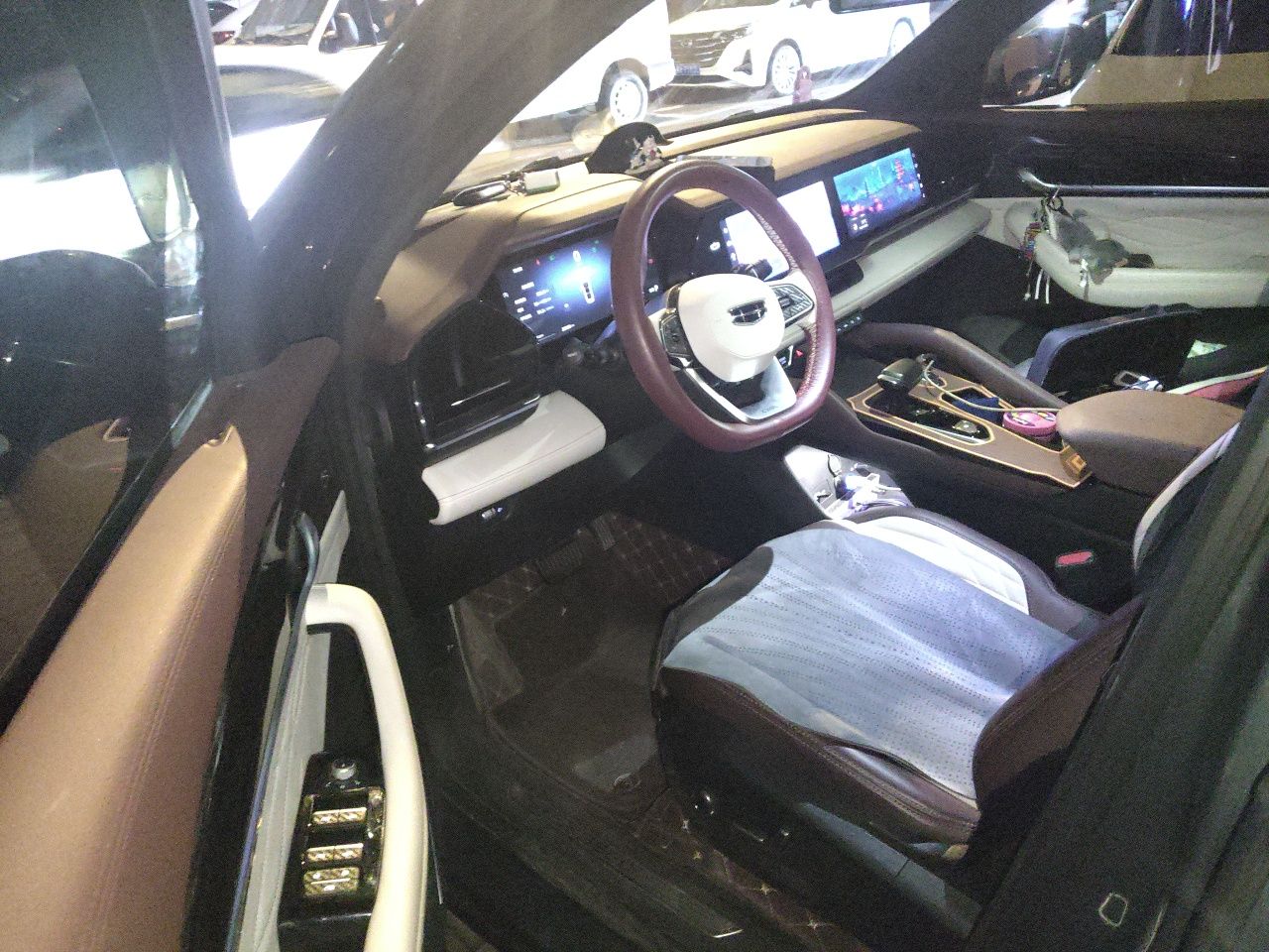 Geely Auto Monjaro L 2024 2.0TD High-Power Automatic Two-Wheel Drive Yunqi Version — снимка 13