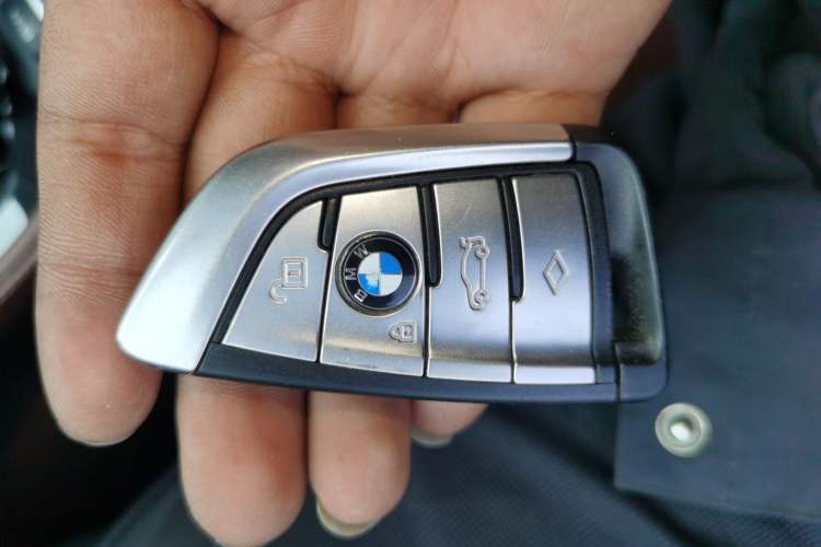 Used BMW 5 Series 2015 520i Elegant Edition Vehicle Key