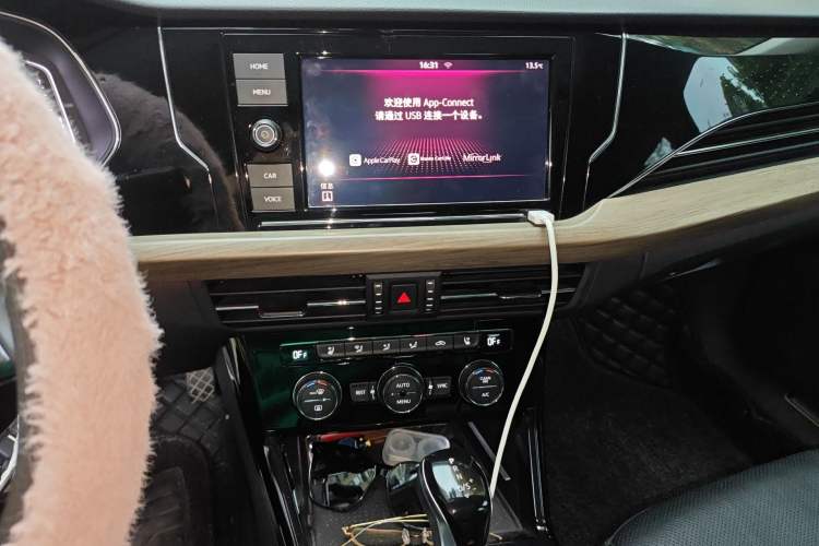 Used Volkswagen Passat 2019 330TSI Luxury Edition China V Standard Audio And AC Panel