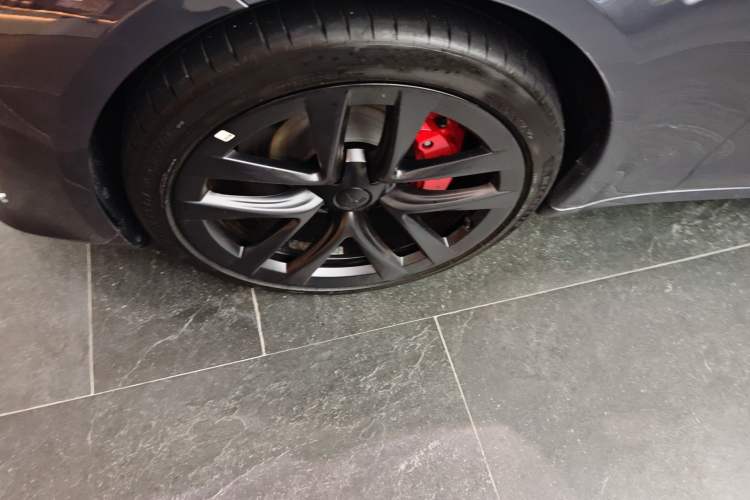 Used Tesla Model S 2023 Three-Motor All-Wheel-Drive Plaid Version Exterior 4