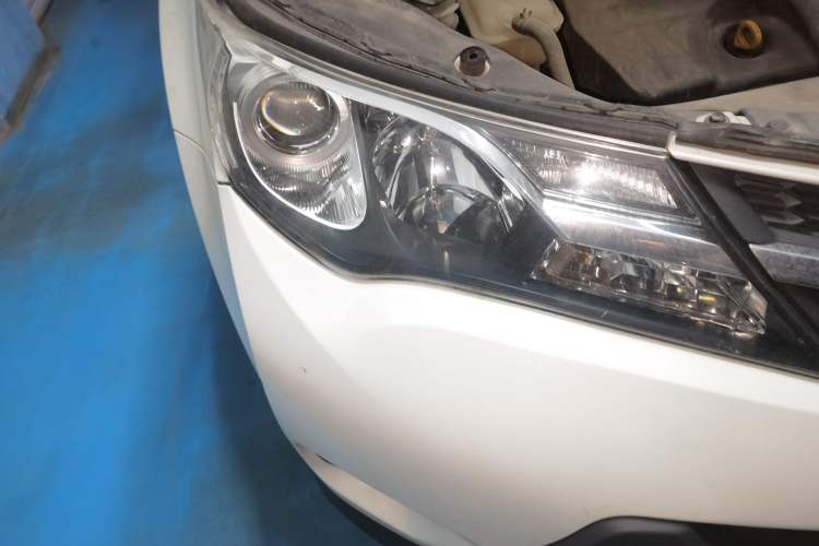 Used Toyota RAV4 2015 2.0L CVT Two-Wheel Drive Fashion Edition