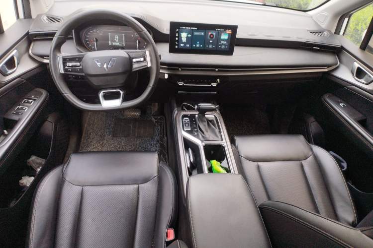 Used Wuling Jiachen 2022 1.5T CVT Smart Luxury Version Center Console