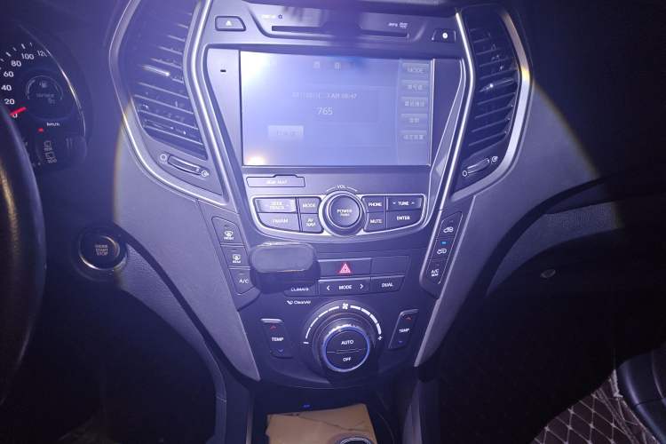 Used Hyundai Santa Fe 2013 2.4L Automatic 4x4 Prestige Edition
