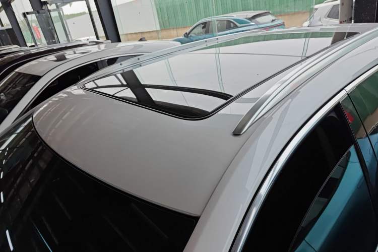 Used Cadillac XT5 2016 28T Four-Wheel Drive Luxury Model Roof