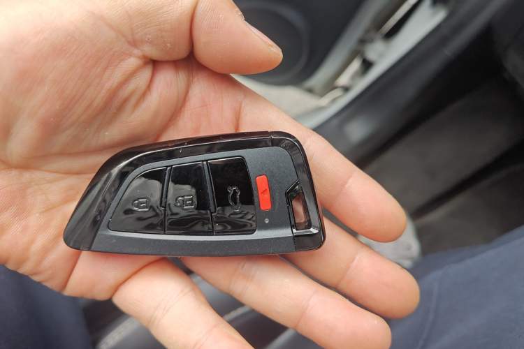 Used ORA White Cat 2020 305 km Luxury Version Vehicle Key