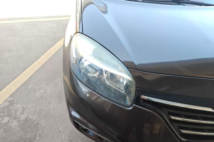 Used Renault Koleos 2014 2.0L Two-Wheel Drive Comfort Edition
