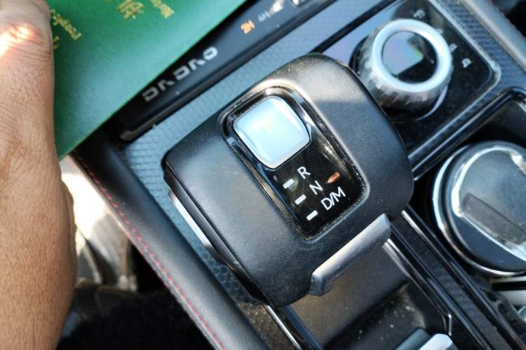 Used JMC DaDao 2024 Gantaner 2.3T Diesel Automatic 4x4 Boundless Edition Gear Lever