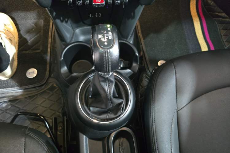 Used MINI 2016 1.2T ONE Pioneer Edition Gear Lever