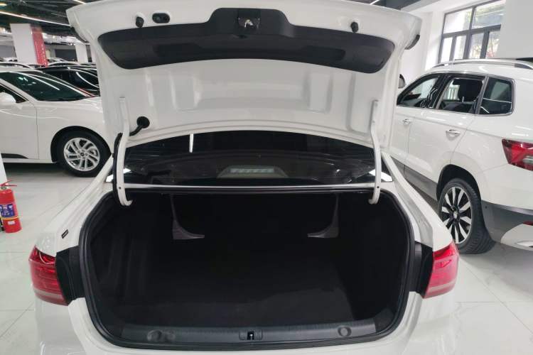 Used Volkswagen Lavida 2019 Lavida Start 1.5L Manual Fashion Edition China VI Standard