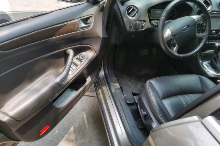 Used Ford Mondeo 2011 2.0L GTDi 200 Luxury Edition
