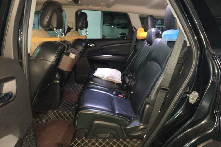 Used Fiat Freemont 2012 2.4L Luxury Edition Left Rear Seat