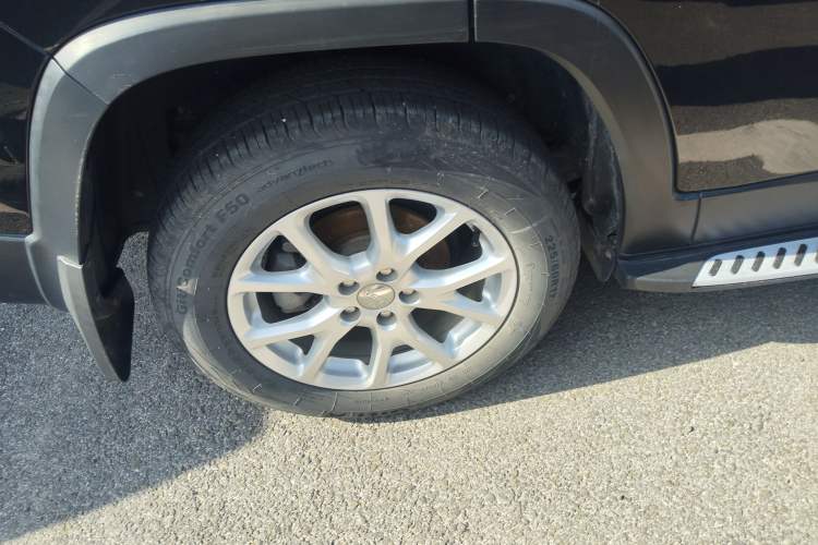 Used Jeep Cherokee 2017 2.0L Superior Edition Right Rear Wheel Hub