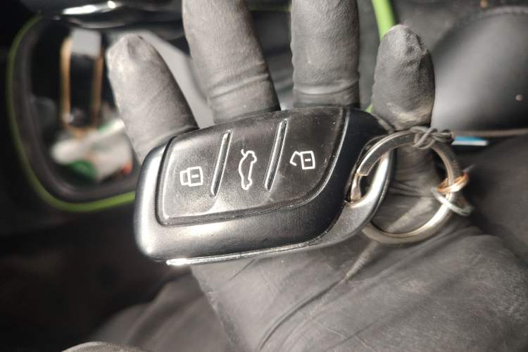 Used Roewe Clever 2021 302 km New Four-Seater Super-Efficient Version
