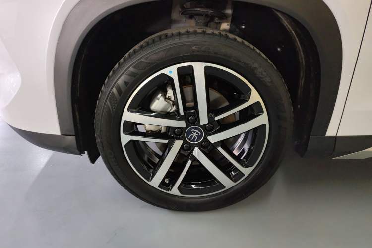 Used BYD Song L DM-i 2024 112 km Leading Edition Exterior 4