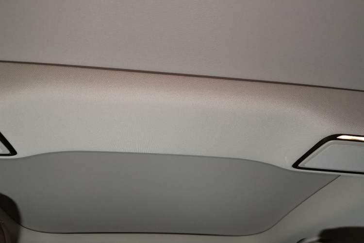 Used Mercedes-Benz E-Class New Energy 2022 Facelift E 350 e L Plug-in Hybrid Sedan Headliner