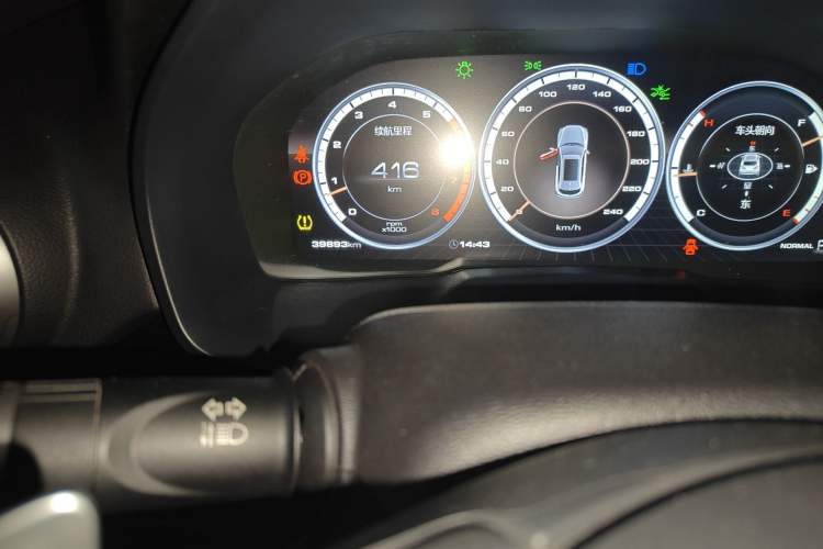 Used Wey VV7 2017 2.0T Flagship Model Odometer Close Up