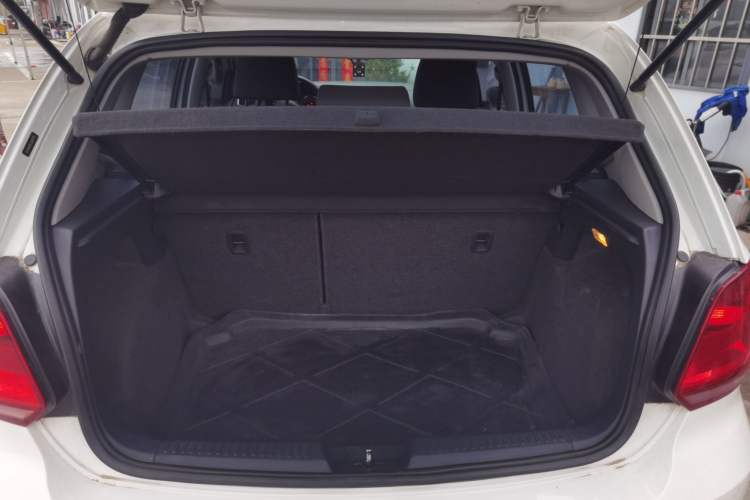 Used Volkswagen Polo 2016 1.6L Automatic Comfort Model