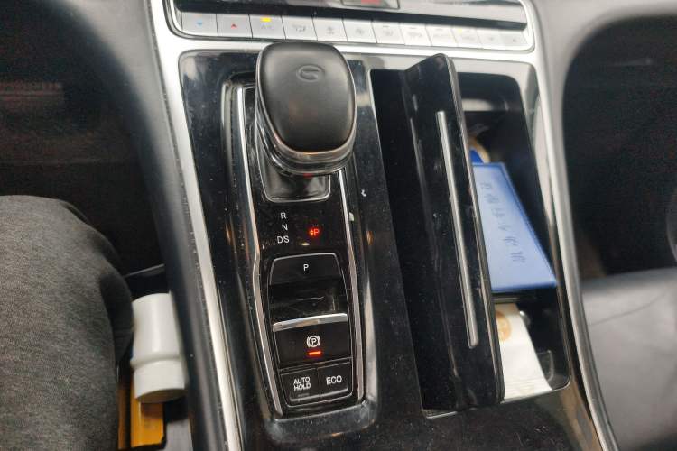 Used GAC Trumpchi M8 2021 Master Series 390T Prestige Edition Gear Lever