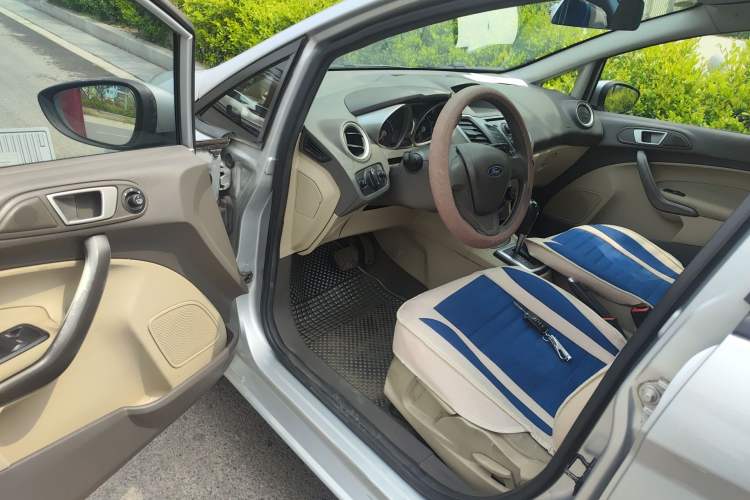 Used Ford Fiesta 2011 Hatchback 1.5L Automatic Fashion Edition Driver Seat