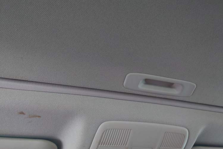 Used Mazda 3 Axela 2014 Sedan 1.5L Automatic Luxury Model Headliner