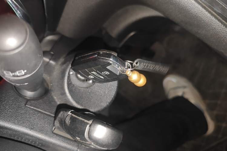 Used Peugeot 3008 2015 2.0L Automatic Trend Edition Vehicle Key