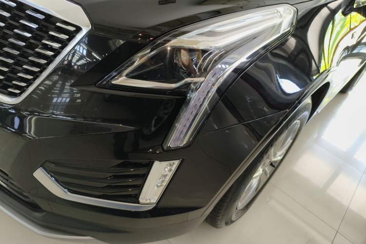 Used Cadillac XT5 2022 2.0T Two-Wheel Drive Luxury Version Left Front Headlight