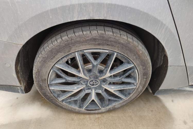 Used BYD Han 2025 DM-i Intelligent Driving Edition 125KM Prestige Model