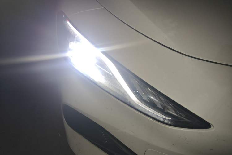 Used Roewe D7 2023 DMH 125km Excellence Edition Right Front Headlight