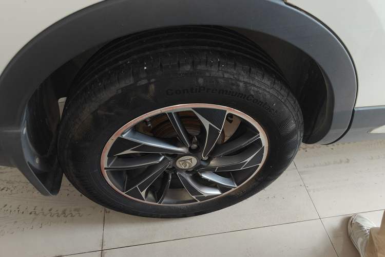 Used Baojun 560 2015 1.8L manual luxury version Right Rear Wheel Hub