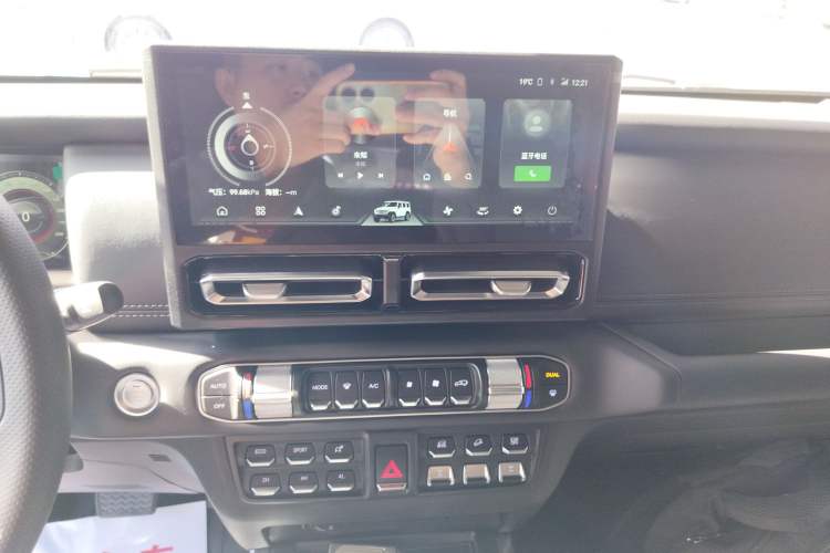 Used 212 T01 2025 2.0T Changfeng
