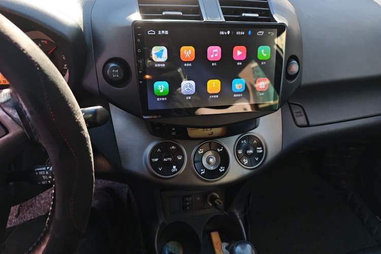 Used Toyota RAV4 2012 Luxurious 2.4L Automatic 4x4 with Stylish Features
