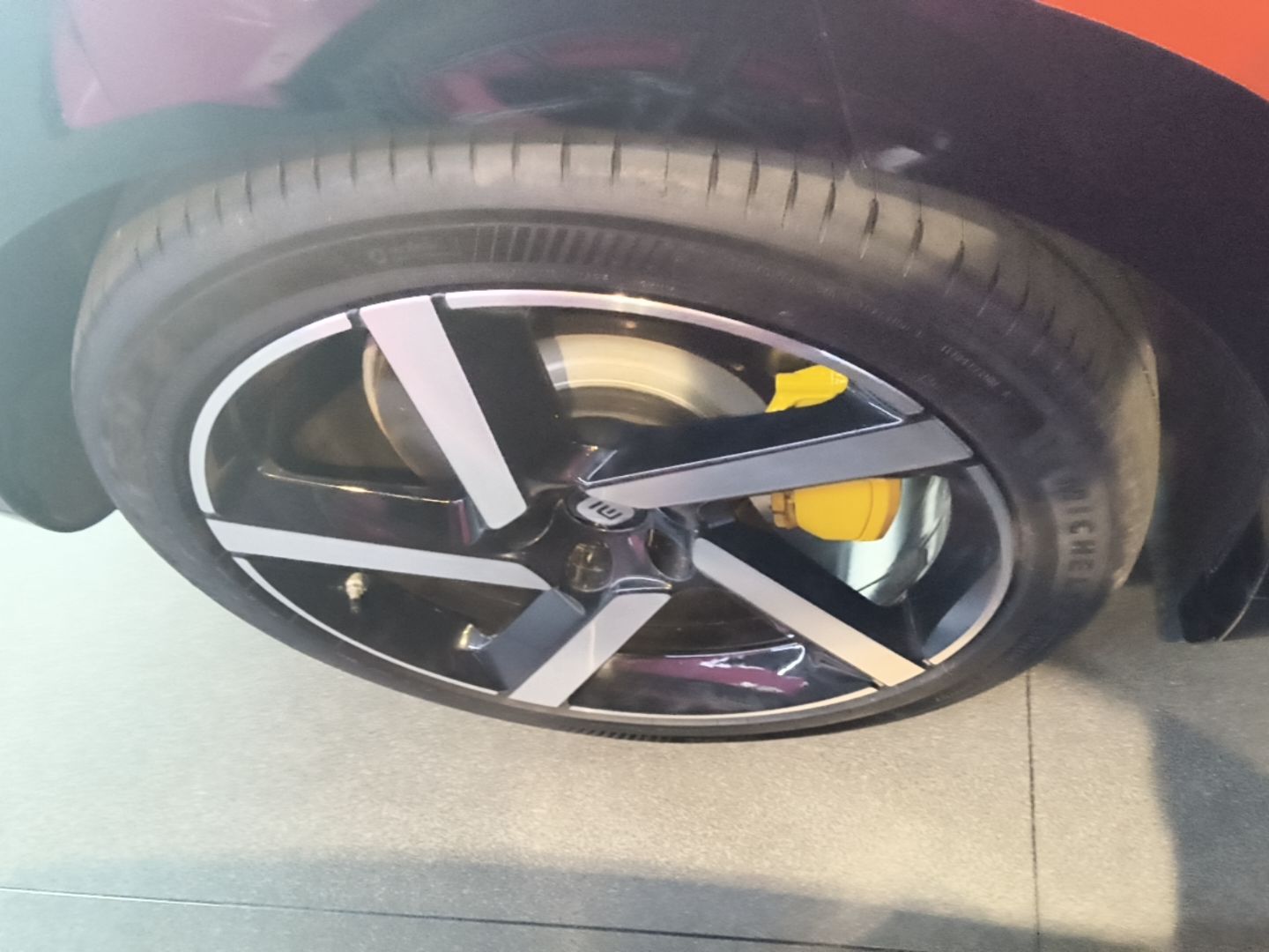 Xiaomi Auto YU7 2025 Ultra-Long Range High-Performance All-Wheel-Drive Max Edition — снимка 11