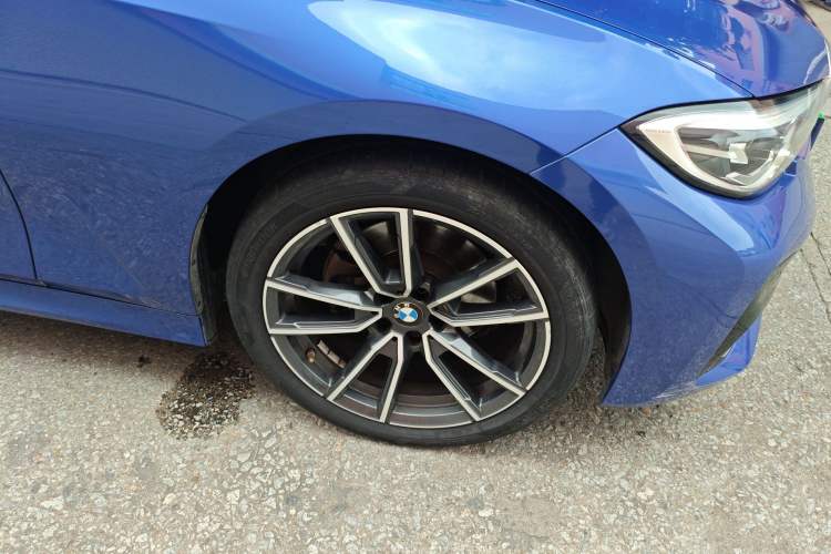 Used BMW 3 Series 2022 320Li M Sport Package Right Front Wheel Hub