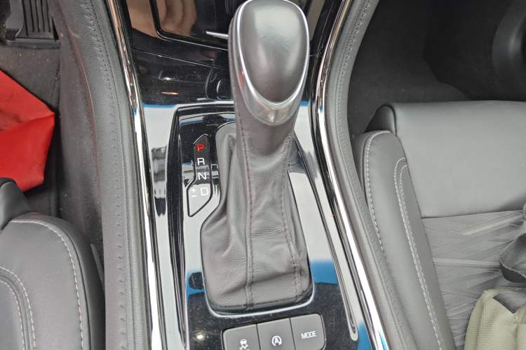 Used Cadillac ATS-L 2017 28T Tech Edition Gear Lever