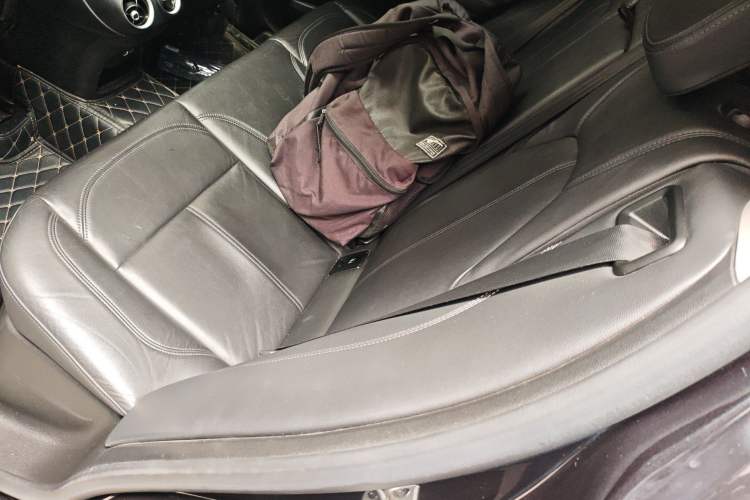 Used Alfa Romeo Stelvio 2017 2.0T 200HP Luxury Edition Left Rear Seat