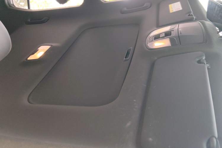 Used Hyundai ix35 2019 1.4T DCT Two-Wheel Drive Smart & Smooth Edition China V Standard Headliner