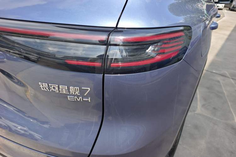 Used Geely Galaxy Xingjian 7 EM-i 2025 120km Flagship Edition Right Rear Taillight