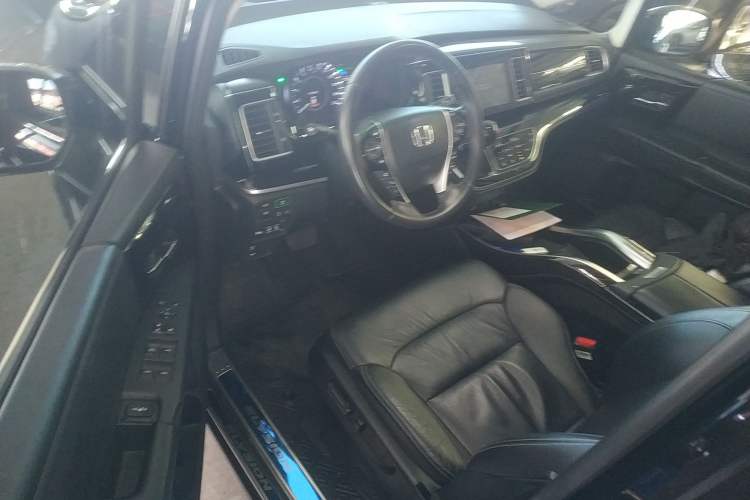 Used Honda Elysion 2019 2.0L Hybrid Luxury Edition Driver Seat